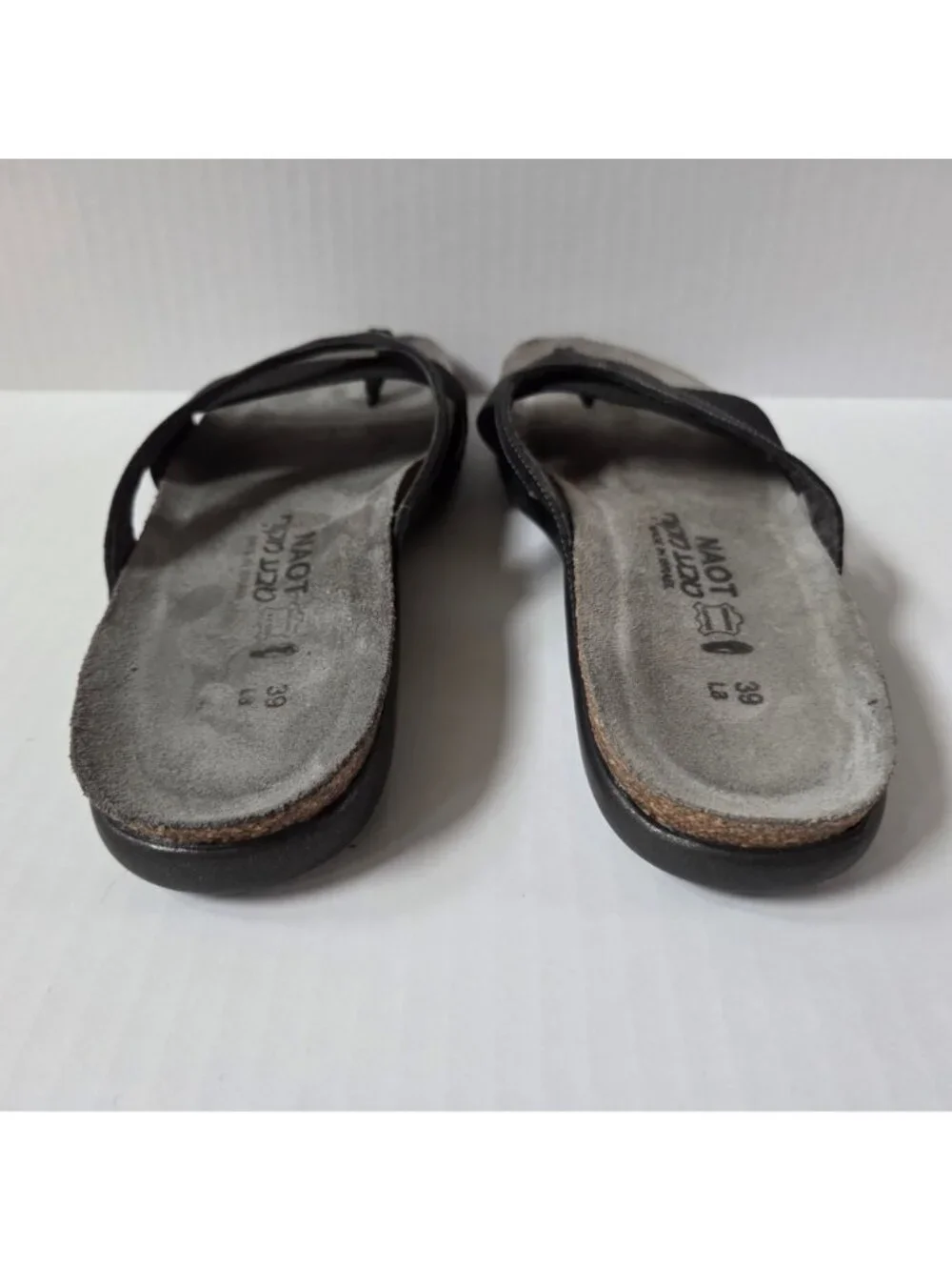 Naot Sandals Womens 39 / 8 Metallic Black Leather Penelope Comfort Flip Flop
